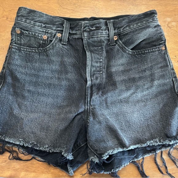 Levi's Black Frayed Denim Shorts - Picture 1 of 4